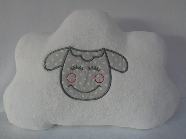 DUETBABY PODUSZKA CHMURKA/OWCA KOD 532