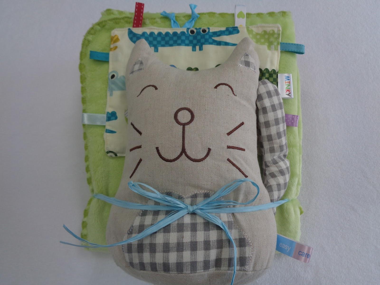 DUETBABY ZESTAW PREZENTOWY 3 CZ. KOCYK CORAL+PODUSZKA PRZYTULANKA+METKOWIEC KOD 696