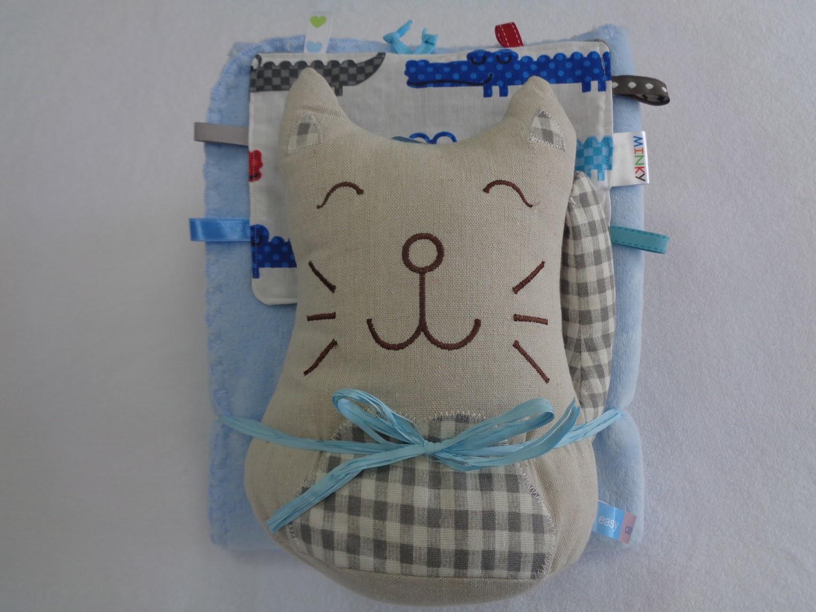 DUETBABY ZESTAW PREZENTOWY 3 CZ. KOCYK CORAL+PODUSZKA PRZYTULANKA+METKOWIEC KOD 696